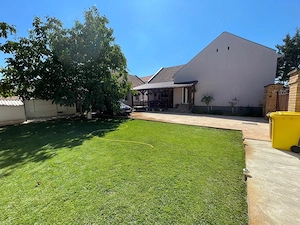 Casa de vanzare langa Penny Curtici  ultracentral  - imagine 4