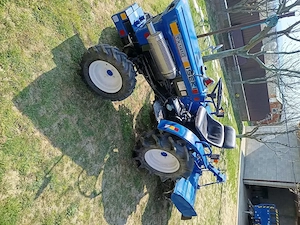 tractor iseki 4x4 cu freză și plug 