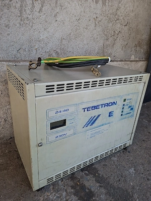 Redresor încărcător industrial Tebetron 24/40  - imagine 2