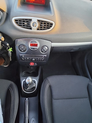 Renault Clio. Motor 1, 2 benzină. Euro 5. An fabricație 2012 .155000 km. - imagine 19