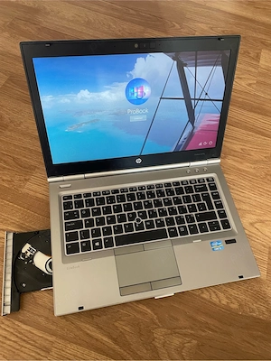 Laptop HP EliteBook intel core i5,2,60GHz,Display 14 inch led,500gb m,baterie bună,vine cu înc
