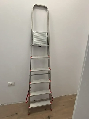 Scara metalica stare foarte buna ca noua 