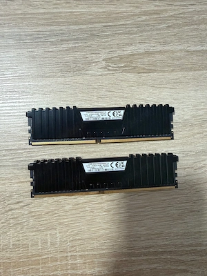 Memorie Corsair Vengeance LPX Black 32GB, DDR4, 3200MHz, CL16, Dual Channel Kit