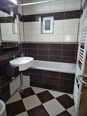 Închiriez apartament doua camere - imagine 5