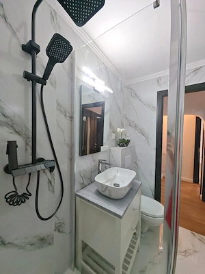 Decebal - Apartament 4 camere   Renovat complet  Decomandat