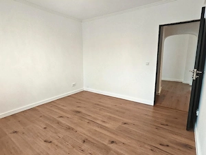 Decebal - Apartament 4 camere   Renovat complet  Decomandat - imagine 16