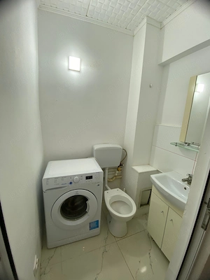 Vând apartament cu 3 camere în Năvodari - imagine 8