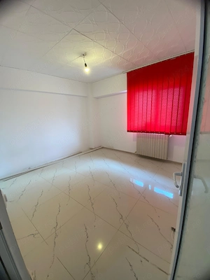 Vând apartament cu 3 camere în Năvodari - imagine 4