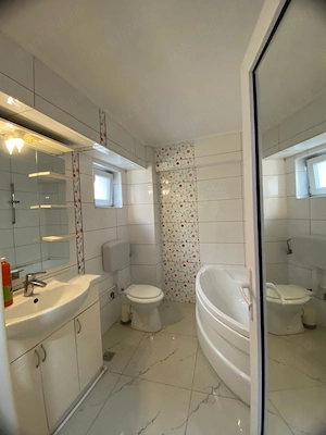 Vând apartament cu 3 camere în Năvodari - imagine 3
