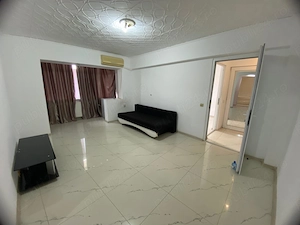 Vând apartament cu 3 camere în Năvodari - imagine 2