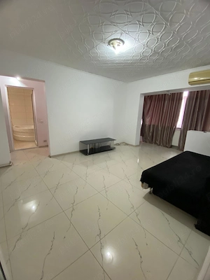 Vând apartament cu 3 camere în Năvodari - imagine 10