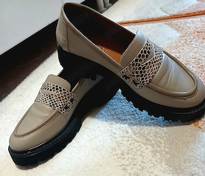Pantofi noi din piele naturala Dasha. 