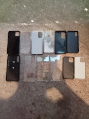 vând ușe de telefoane este stare foarte buna nou 