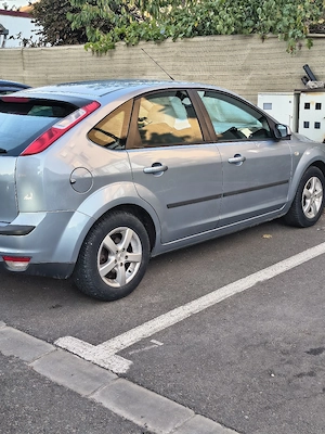 Ford Focus 1.6 benzina  - imagine 2