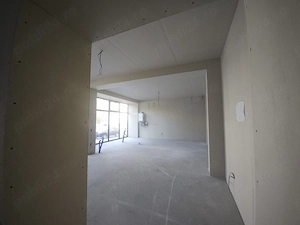 Bd. Republicii (tronson bd. Traian   bd. Unirii)   chirie spatiu comercial, cu vitrina, s.u. =141mp - imagine 7