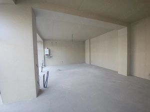 Bd. Republicii (tronson bd. Traian   bd. Unirii)   chirie spatiu comercial, cu vitrina, s.u. =141mp
