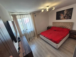Apartament cu 3 camere de vânzare   Strada Ana Ipătescu, Târgu Jiu - imagine 2