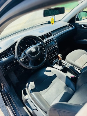 Vand Schimb Skoda Superb 2011 - Diesel - Defecte estetice - imagine 4