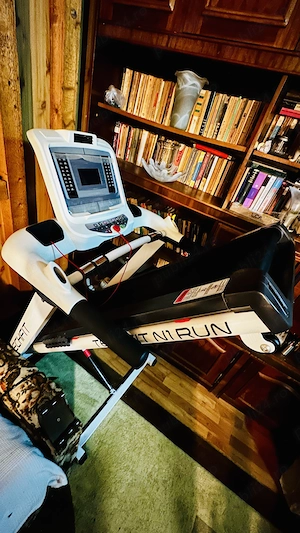 Bandă de alergare electrică TECHFIT Run N1 Fashion. Pliabila si cu Înclinare 
