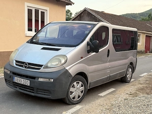 Vând sau Schimb Opel Vivaro 1.9 Diesel 8+1 locuri  - imagine 2