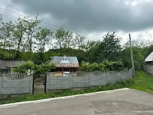 Vând teren aproape de primaria Rediu