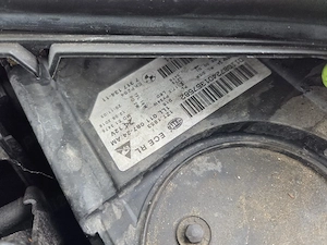 Far faruri stanga dreapta BMW seria 5 F10 F11 lci facelift bixenon bi-xenon - imagine 2