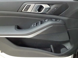 BMW X5 xDrive45e M Sport panoramic si piele - imagine 3
