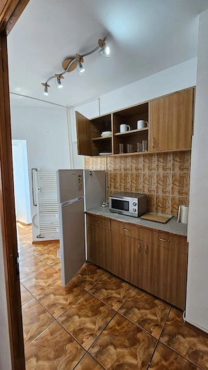 Garsonieara str Traian Constanta - zona Gara, in spate la BCR - imagine 2
