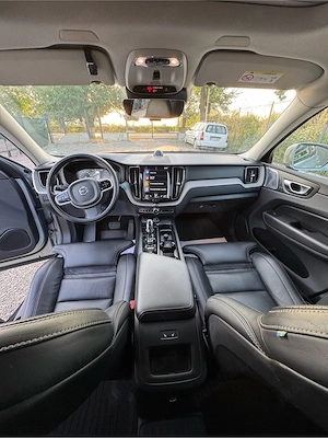 Volvo xc60 T8 hybrid  - imagine 3