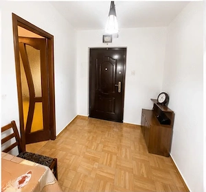 Vând ap 2 camere decomandate zona Hărmanului cu Vlahuță  - imagine 2