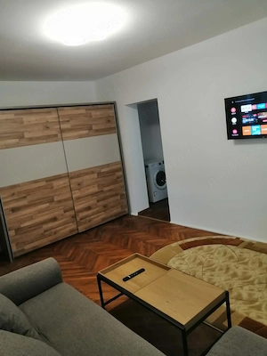 Închiriez apartament zona centrală .  - imagine 2