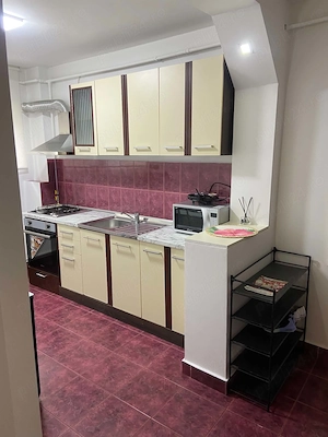 Închiriez apartament zona centrală .  - imagine 5