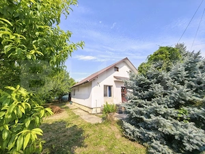 Casa cu 3 camere in Holboca, zona linistita - imagine 2
