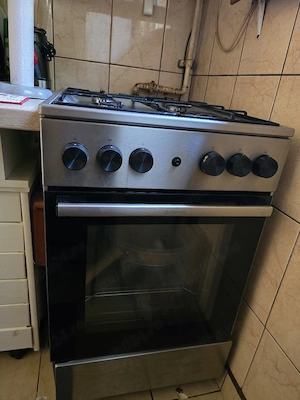 Vând garsonieră în micalaca parter, mobilată, utilată, frigider, mașină de spălat, boiler electric,, - imagine 2