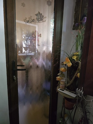 Vând garsonieră în micalaca parter, mobilată, utilată, frigider, mașină de spălat, boiler electric,, - imagine 7