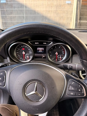 Mercedes Benz GLA 180 - imagine 7