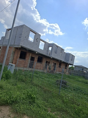 angajam oameni cu experenta in domeniul construcțiilor la rosu