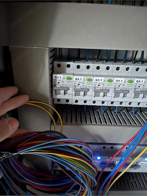 Electrician -instalatii electrice , cablare , tablouri 