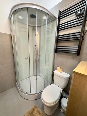 Garsonieră în regim hotelier Rădăuți   modernă, bloc nou - imagine 5