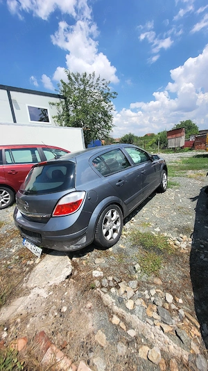 Opel din 2006 avariat - imagine 6