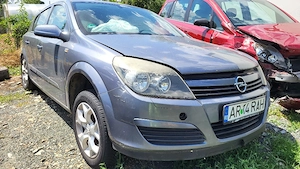 Opel din 2006 avariat - imagine 4
