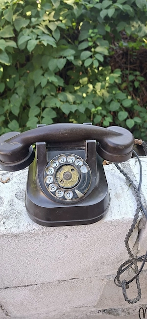 Telefon fix vintage de colecție din ebonită, Electromagnetica (anii '60)