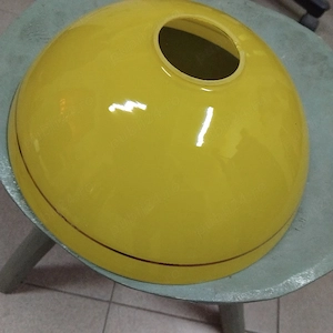 Lustra veche pentru cine doreste să  o reconditioneze.