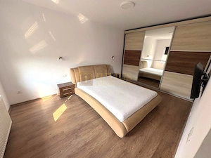 Apartament la curte, 2 băi, loc de parcare, zona linistita, dressing - imagine 4