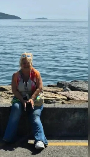Adina ofer Companie si mici fantezii! Domnilor  generosi !! 
