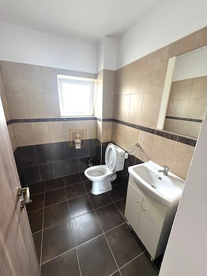 Apartament la curte, 2 băi, loc de parcare, zona linistita, dressing - imagine 9