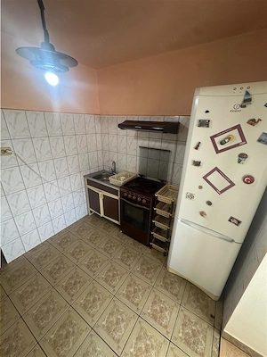 Decomandat cu 2 bai si 2 balcoane etaj intermediar - imagine 4