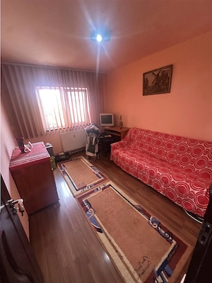 Decomandat cu 2 bai si 2 balcoane etaj intermediar - imagine 9