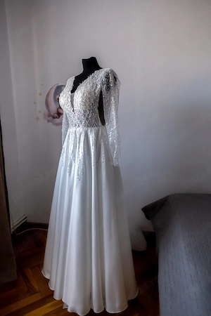 Rochie de mireasă tip A- line din tafta