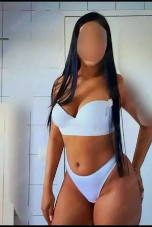 Brunetă Top Nouă în oraș 